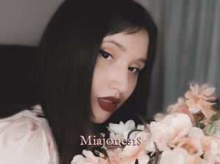 Miajones18